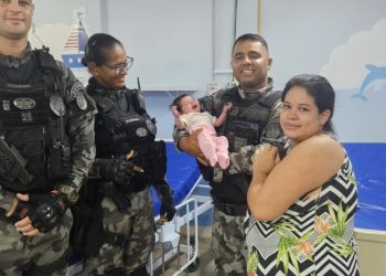 Policiais do ROTAM atendem família que buscou socorro para bebê engasgado em João Pessoa