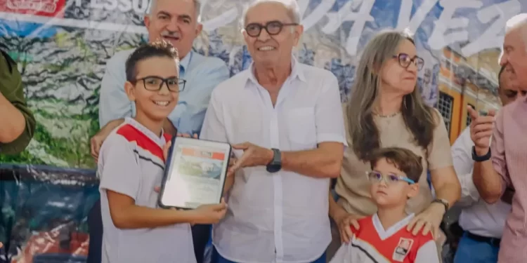 Cícero Lucena autoriza reconstrução da Escola Padre Bartolomeu Gusmão e obras avançam em quase metade das unidades de ensino