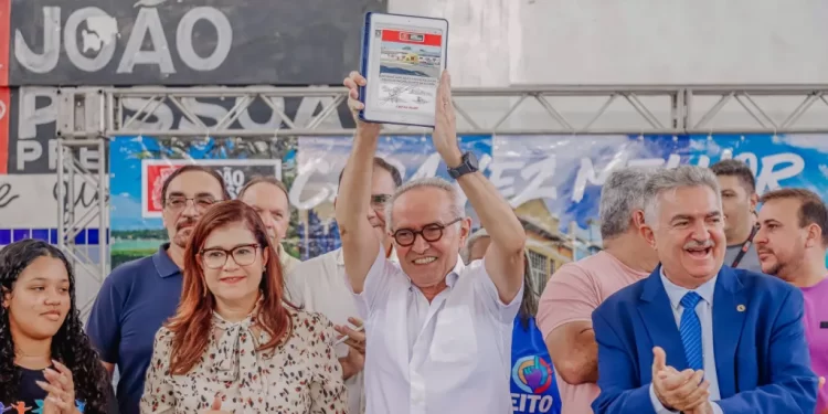 Cícero Lucena autoriza reconstrução da Escola Duarte da Silveira
