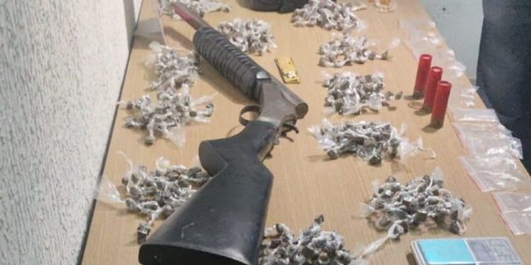 Polícia Militar apreende armas e drogas após confronto com integrantes de facção em Bayeux