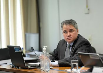 Efraim Filho defende uso de taxas de compras internacionais para compensar desoneração