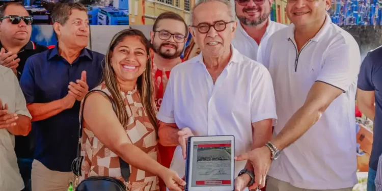 Cícero autoriza obras na Penha, que vai figurar entre bairros com 100% das ruas pavimentadas na Capital