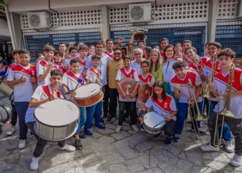 Prefeito de João Pessoa entrega mais de mil instrumentos musicais para escolas do Município