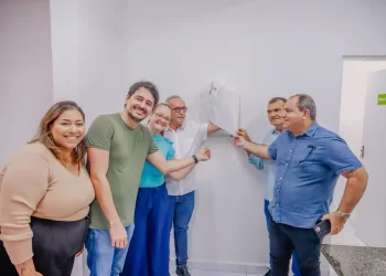 Prefeito entrega USF da Torre e prédio do Cartão do SUS, e atinge marca de 60 equipamentos de saúde requalificados