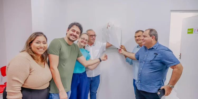 Prefeito entrega USF da Torre e prédio do Cartão do SUS, e atinge marca de 60 equipamentos de saúde requalificados