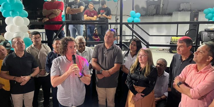 Veneziano participa de inauguração de Policlínica em Lagoa Seca e reafirma compromisso em garantir funcionamento da unidade