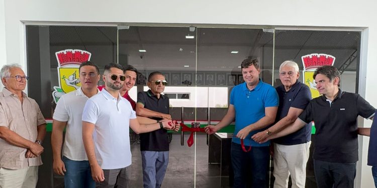 Murilo Galdino prestigia inaugurações em Bom Sucesso no dia aniversário da cidade