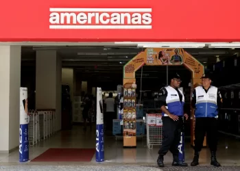PF cumpre mandados de prisão contra ex-diretores da empresa Americanas