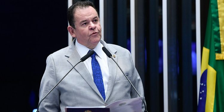 André Amaral assume vaga como senador após licença de Efraim Filho