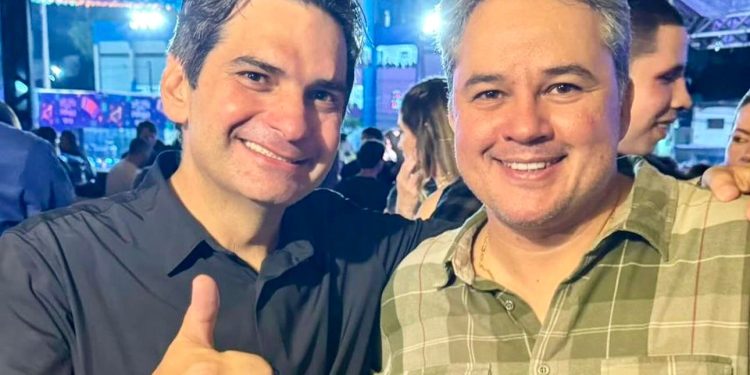 Murilo Galdino entra no clima junino e reencontra amigos no Parque do Povo em Campina Grande