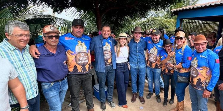 Murilo Galdino destaca riqueza cultura de Cavalgada de Santo Antônio em Camalaú