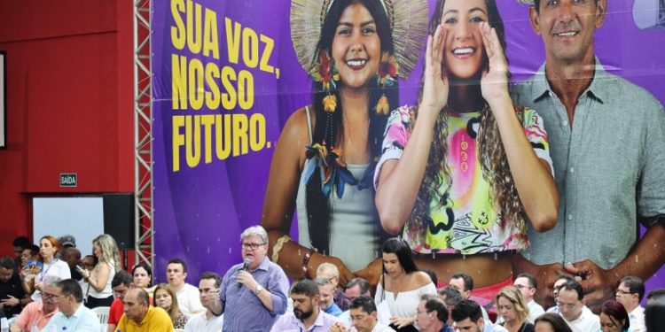 João Azevêdo preside audiência do Orçamento Democrático em Itaporanga e destina mais de R$ 64 milhões para obras e serviços