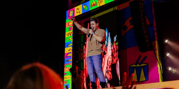 Primeiros dias do São João de Santa Rita arrastam multidões e mudam a cara da cidade com aquecimento no comércio