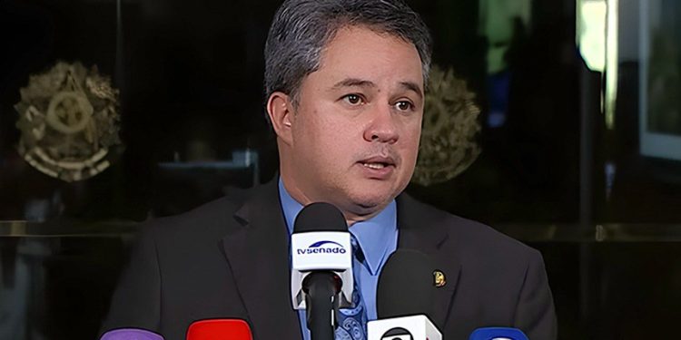 Senadores criticam MP que limita compensação de créditos tributários