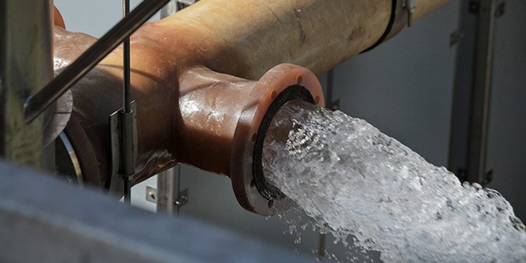 Lei garante tarifa social de água e esgoto para pessoas de baixa renda