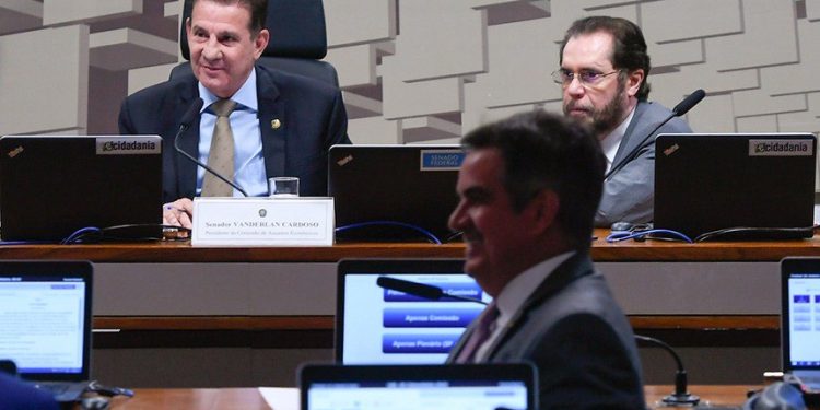 PEC que transforma BC em empresa pública já pode ser votada na CCJ