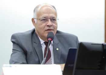 Comissão aprova toque de recolher para menores após 22h em local com venda de bebidas alcoólicas