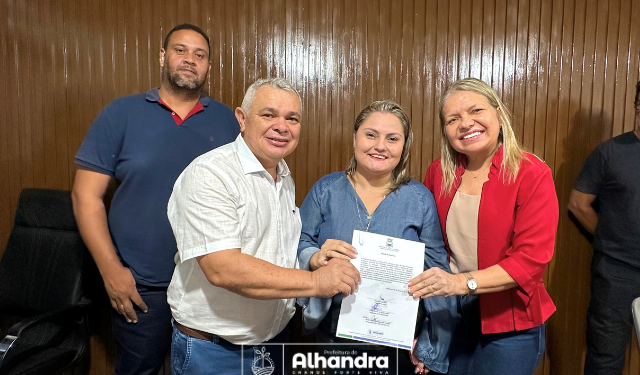 Prefeito de Alhandra assina ordens de serviços para Construção da Cozinha Comunitária e do Cemitério Municipal
