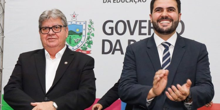 Wilson Filho é empossado como Secretário de Educação da Paraíba