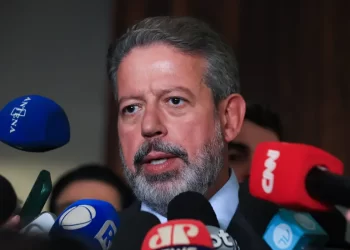Lira anuncia comissão para debater PL do Aborto no segundo semestre