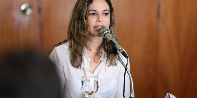 Rosália Lucas diz que está “pronta, preparada e querendo” disputar as eleições em Campina Grande
