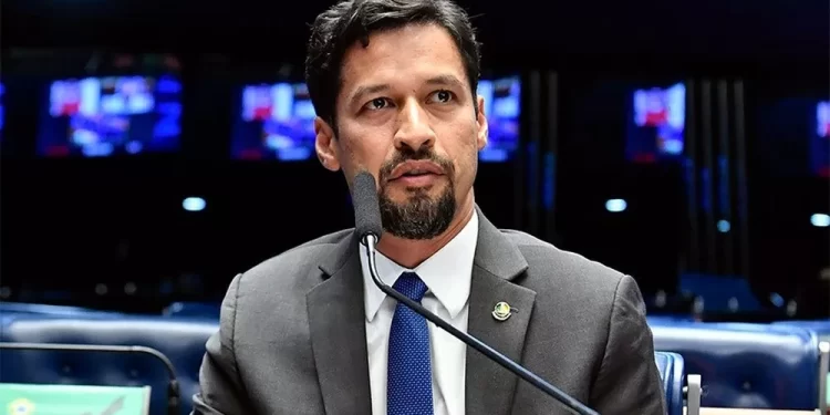 Relator diz que vai retirar de projeto taxação sobre importações de até US$ 50