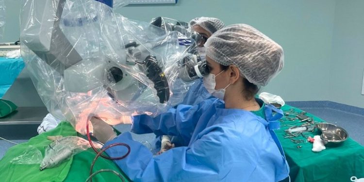 Parceria entre unidades de saúde da Paraíba realiza cirurgia inédita na rede estadual