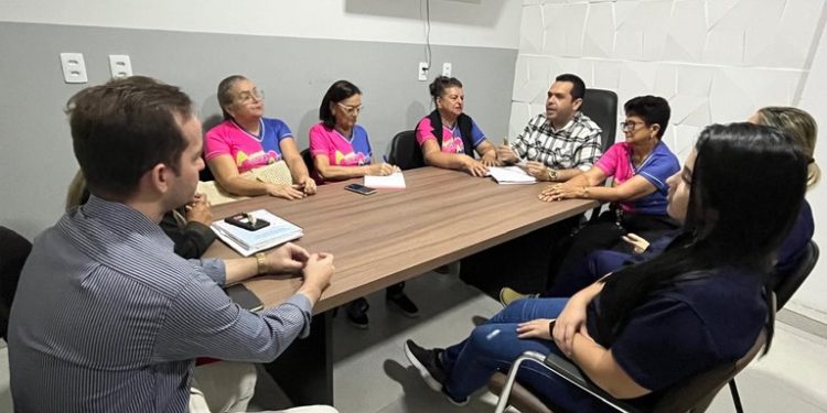 Hospital de Patos firma parceria com Casa de Apoio ‘Amigas Viva a Vida’ para acolher pacientes oncológicos