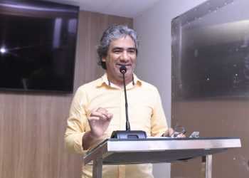 Celso Batista critica aliança PSOL-PT e plenária de Tárcio Teixeira com Cartaxo: “Desrespeito”