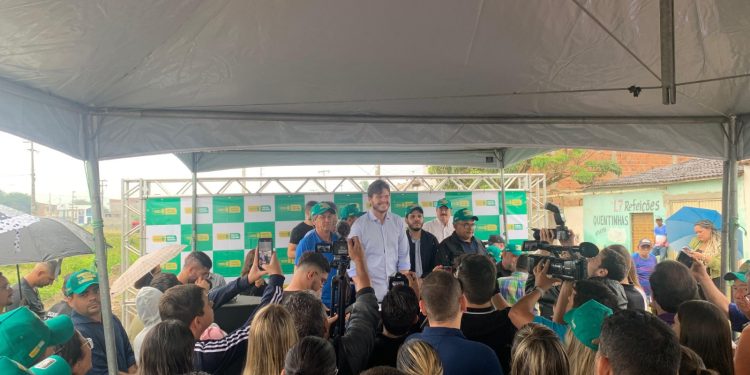 Prefeitura de Campina Grande assina ordem de serviço para obras de drenagem e pavimentação de ruas no Novo Horizonte