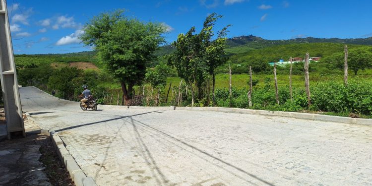 Prefeitura de Campina Grande entrega pavimentação de 12 ruas no distrito de Galante