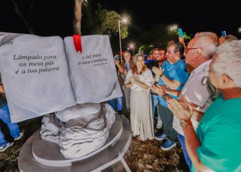 Prefeito da Capital inaugura Monumento à Bíblia e ressalta importância para a fé cristã