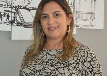 Pré-candidata a prefeita de Cajazeiras teria falsificado diploma para aumentar salário