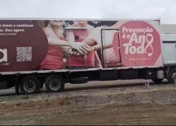 Veneziano registra chegada das carretas com equipamentos para instalação do Hospital de Amor em Campina Grande: “momento histórico”