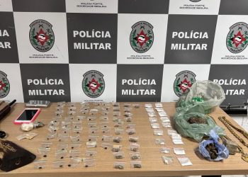 PM prende 5 foragidos, apreende armas e mais de 1100 porções de entorpecentes em operação na Grande JP
