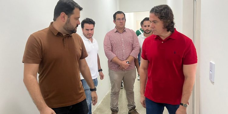 Veneziano inspeciona adequações em prédio para funcionamento do Hospital de Amor de Campina Grande, que estão avançadas