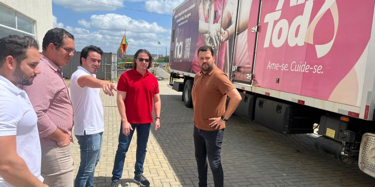 Veneziano inspeciona adequações em prédio para funcionamento do Hospital de Amor de Campina Grande, que estão avançadas