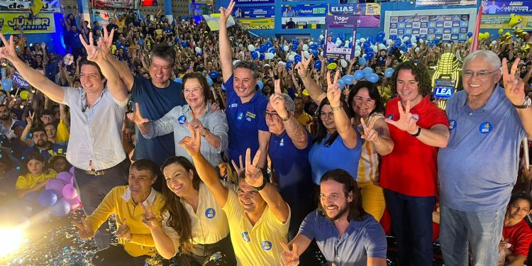Veneziano participou de convenção que oficializou candidatura de Lea Toscano e Raimundo para a Prefeitura de Guarabira