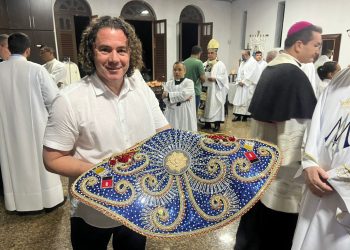 Veneziano conduz Manto de Nossa Senhora em celebração da Festa das Neves e confirma R$ 3 milhões para Santuário do Padre Ibiapina