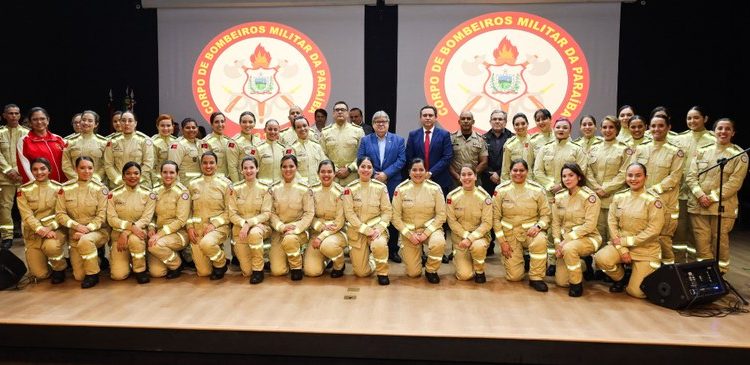 João Azevêdo promove 138 oficiais do Corpo de Bombeiros