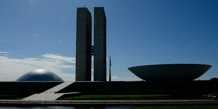 Congresso retoma os trabalhos em agosto com 15 vetos pendentes de votação