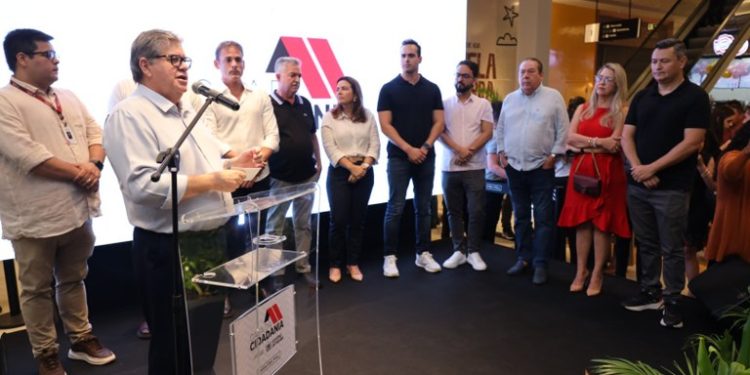 João Azevêdo entrega Casa da Cidadania do Bairro do Bessa e leva serviços à zona norte da Capital