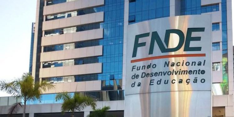 Comissão vai debater colapso das carreiras do FNDE e do Inep
