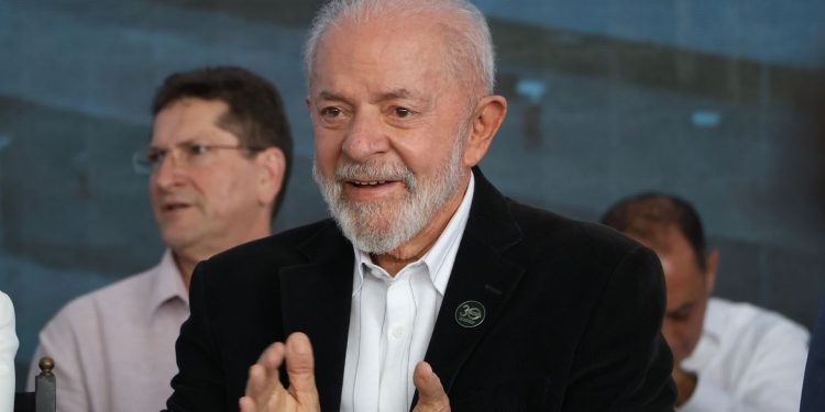 Lula afirma que aliança progressista na França serve de inspiração