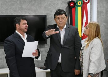 Mangueira toma posse em vaga deixada por vereadora na CMJP