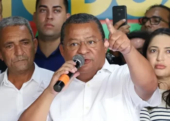 Nilvan Ferreira conhece modelo educacional de Sobral e projeta aplicá-lo em Santa Rita