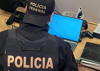 Operação investiga fraude no Ministério da Saúde por adulteração do cartão de vacina de Bolsonaro