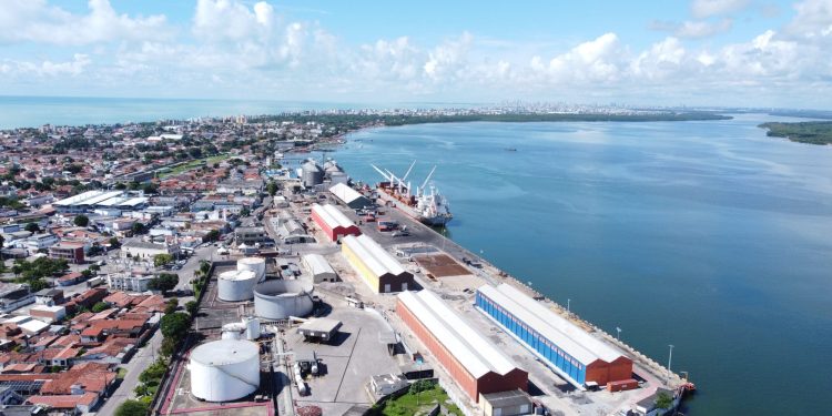 Movimentação de cargas no Porto de Cabedelo cresce 15% no 1º semestre de 2024
