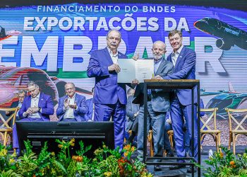 Com R$ 4,5 bi em investimentos, Lula impulsiona exportações da Embraer