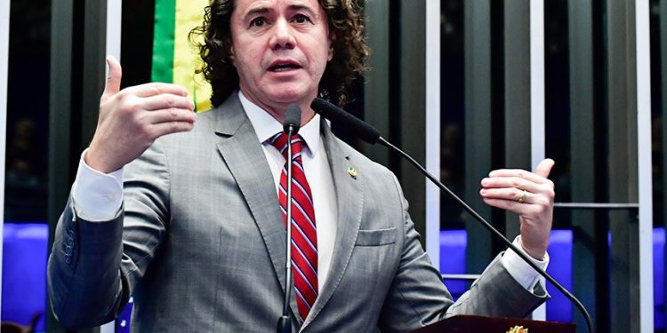 Veneziano defende PAC e esforços do governo na reestruturação do país